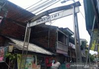 Densus 88 Antiteror Polri Jemput Seorang Warga Jalan Simorejo Sari Surabaya