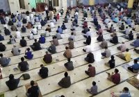 Aturan Prokes Covid-19 Dilonggarkan, MUI : Shaf Salat Boleh Dirapatkan