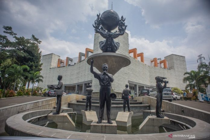 Museum Penerangan di Taman Mini Indonesia Indah (TMII) sepi dari aktivitas wisatawan, Jakarta, Selasa (13/10/2020). . ANTARA FOTO/Aprillio Akbar/foc.