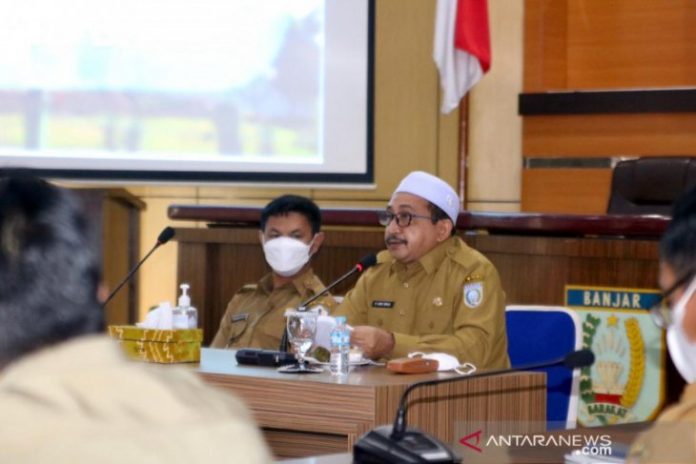 Wakil Bupati Banjar Said Idrus Al Habsyie bersama Wakil Bupati Barito Kuala Rahmadian Noor yang datang dengan rombongan melakukan studi tiru Mal Pelayanan Publik (MPP) yang dikelola Pemkab Banjar. Foto Kominfostandi Banjar/Antaranews Kalsel