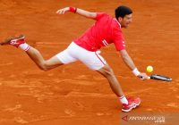 Novak Djokovic Banting Raket Hingga Penyok dan Titikkan Air Mata
