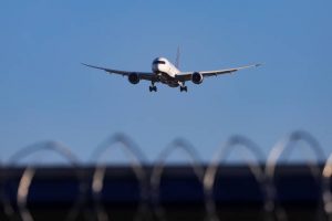 Penerbangan di Bandara Ottawa, Kanada. (Getty Images)