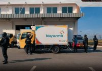 Vaksin Covid-19 Gelombang III Tiba Syamsudin Noor, Dikawal Brimob ke Gudang PT IGM