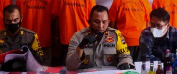 Kasat Reskrim Polres Tapin, AKP I Kade Dwi Suryawandika, saat memimpin pers rilis Operasi Sikat Intan 2021. (antara)