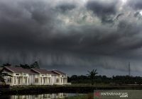 BMKG: Sebagian Besar Wilayah Indonesia Diguyur Hujan Lebat dan Cuaca Buruk, Kamis 15 April 2021