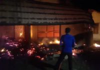 Perumahan Guru SDN Asam-Asam 7 Terbakar, Buku Perpustakaan, Meja Tamu dan Bangku Ludes