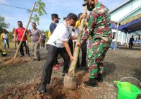 Penanaman Satu Juta Pohon Serentak di Provinsi Kalsel, Sekda Banjar Bersama Forkopimda Tanam Bibit Pohon di Demang Lehman Indrasari