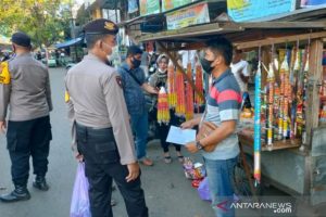 Operasi penertiban petasan dan kembang api berdaya ledak tinggi di HSS (Antarakalsel/Fathur/Ist)