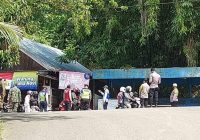 Petugas Putar Balik Puluhan Warga yang Ingin Menuju Objek Wisata Loksado HSS
