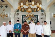 Tokoh Nasional Kunjungi Makam Guru Sekumpul dan Guru Zuhdi ﻿