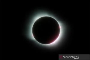 Gerhana bulan total (via antara)