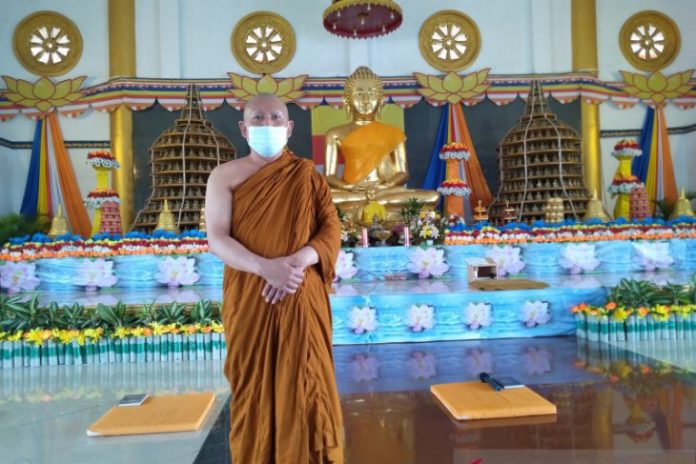 Kepala Vihara Dhammasoka Banjarmsin, Bhante Saddhaviro Mahathera. (antara)