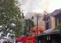 BREAKING NEWS: Bangunan di Pasar Bauntung Lama Banjarbaru Terbakar