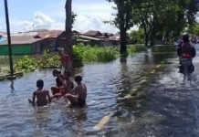 Banjir Rob Genangi Sejumlah Jalan di Kota Banjarmasin