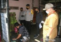 H-2 Lebaran Husairi Pantau Posko dan Stok Pangan di Pasar Amuntai