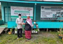 Wakil Bupati Tanah Bumbu Akan Perbaiki Sarana Jalan dan Penerangan di Kampung Tajur Desa Sungai Dua
