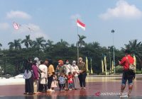 Hari Kedua Idul Fitri, Pengunjung  di TMII Ramai