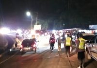 Pemudik Membludak, Petugas Renggangkan Perbatasan  Puncak-Cianjur  ﻿