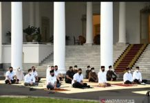 Penampakan Presiden Jokowi dan Ibu Negara Shalat Id di Halaman Istana Bogor
