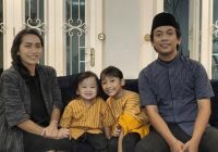 Berkat Tren Kirim Hampers, Stok Kue Lebaran di Rumah Rian D'Masiv Aman