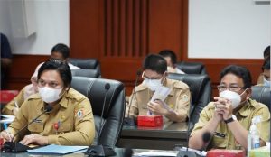 Sekretaris Daerah Provinsi Kalsel, Roy Rizali Anwar, memimpin rapat koordinasi membahas rencana pembangunan bendungan Riam Kiwa pada Senn, 31 Mei 2021. (Setdaprov Kalsel)