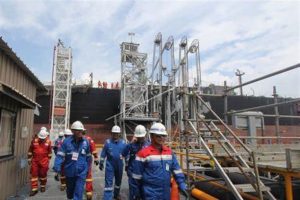 Pekerja yang akan alih kelola Blok Rokan dari PT Chevron Pacific Indonesia (CPI) ke PT Pertamina (Persero), 9 Agustus 2021. (dok. antara)