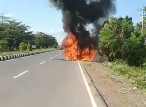 Motor pelangsir terbakar di Lingkar Selatan. (IG Info Kejadian Banjarmasin)