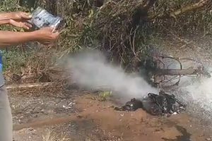 Tinggal puing, motor yang terbakar di Lingka Selatan. (IG Kabar Banua Kalsel)