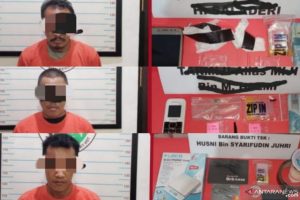 Para tersangka kasus narkoba yang tangkap jajaran Satuan Narkoba Polres HST (Antaranews Kalsel/M Taupik Rahman)