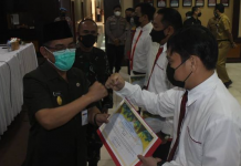 Empat Personel Polresta Banjarmasin Mendapat Penghargaan dari Pj Wali Kota