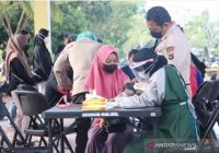 530 Warga Sekitar Markas Brimob Polda Kalsel Ikuti 'Serbuan' Vaksinasi Covid-19