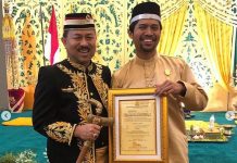 Senangnya Hendy Gigi Dapat Anugerah Astaprana dari Kesultanan Banjar di Milad ke 516 Kesultanan Banjar