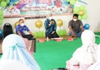 Kurangi Kecanduan Anak Terhadap Gadget, Dinas Perpustakaan dan Kearsipan Tanah Bumbu Gelar Story Telling di Desa Sarigadung