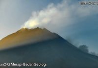 Luncuran Awan Panas Gunung Merapi Capai Tiga Kilometer ﻿