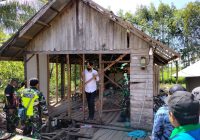 Saidi Mansyur Kembali Tinjau Perbaikan Rumah Pasca Puting Beliung di Desa Penggalaman Martapura Barat