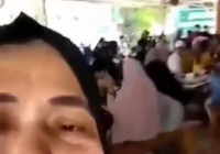 Heboh, Seorang Ibu Rekam Restoran Ramai Pembeli Tanpa Prokes, Bilang Padang Aman Tidak Ada Korona