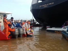 Jasad ABK Tugboat Prima 2039 Dievakuasi ke Dermaga Basarnas Banjarmasin