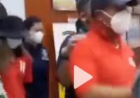 Penampakan Nia Ramadhani dan Ardi Bakrie Mengenakan Baju Tahanan