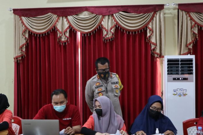 Pelaksanaan vaksin presisi oleh Polres Tabalong. (antara)