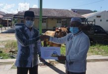 Darmawan Jaya Serahkan Hewan Kurban Sandiaga Uno untuk Warga Sekumpul Martapura