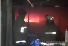 BPOM Jakarta Tiga Jam Diamuk Api, 17 Mobil Damkar Dikerahkan