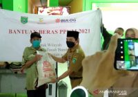 Bulog Salurkan Ratusan Ton Beras Bantuan PPKM di Kotabaru dan Tanah Bumbu