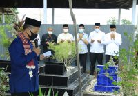 HM Aditya Mufti Ariffin Hadiri Pemakaman Wali Kota Banjarbaru Periode 1984-1986