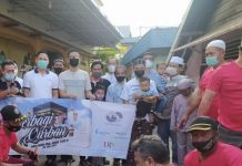 Duta Mall Banjarmasin dan Mercure Hotel Serahkan Hewan Kurban untuk Warga Sangga Lima