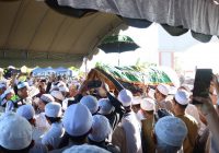 Putra Guru Halil Ucapkan Terima Kasih Kepada Ribuan Jamaah, Antarkan ke Pemakaman