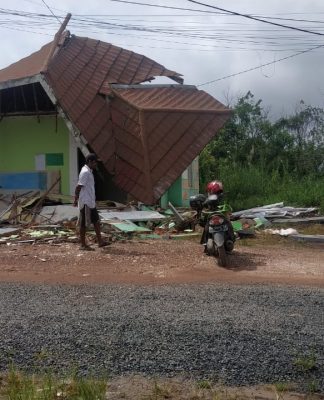 Bangunan Runtuh di Semangat Dalam, Kabupaten Barito Kuala, 3 Orang Jadi Korban