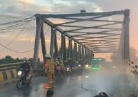 Motor Terbakar Hebat di Oprit Jembatan Handil Bakti-Cemara Ujung