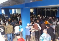 Pagi-pagi Antrean Peserta Vaksinasi Tahap II di GOR Hasanuddin Sudah Membludak