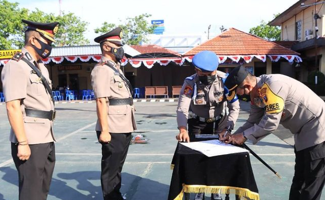 06082021_Kapolresta Banjarmasin, Kombes Rachmat Hendrawan, memimpin serah terima jabatan dan pengambilan sumpah Kasat Intelkam. (Humas Polresta Banjarmasin)