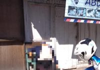 Diduga Serangan Jantung, Pria Meninggal Terduduk di Depan Warung di Pasar Lama